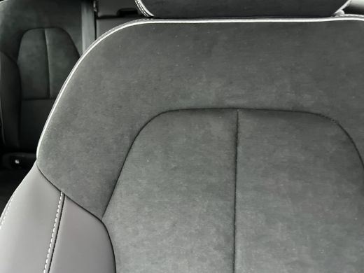 Volvo  C40 Single Motor Extended Range Plus | Leder/Nubuck | Getint glas | Trekhaak | Panoramadak | Adaptiev... ActivLease financial lease