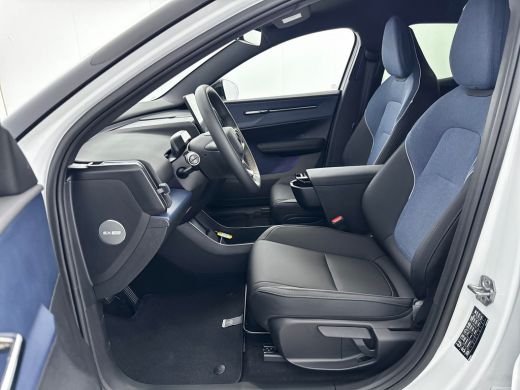 Volvo  EX30 Single Motor Extended Range | 20" | Stoel/stuurverwarming | Getint glas | Adaptieve cruise | BLIS... ActivLease financial lease