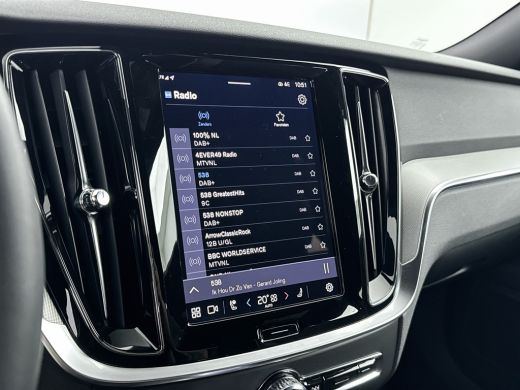 Volvo  V60 T6 Recharge Plus Dark 18" | Elektrisch verst. Sporstoelen | 360 Camera | Harman Kardon | Trekhaak... ActivLease financial lease