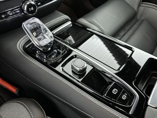 Volvo  V60 T6 Recharge Plus Dark 18" | Elektrisch verst. Sporstoelen | 360 Camera | Harman Kardon | Trekhaak... ActivLease financial lease