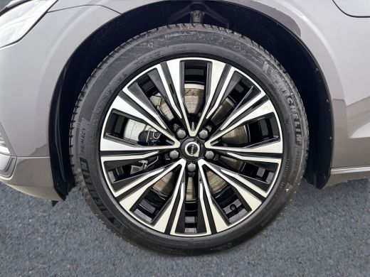 Volvo  V60 T6 Recharge Ultimate Bright 18" | Panoramadak | Blond Leder | Head-up | Elektr. verst. stoelen | ... ActivLease financial lease