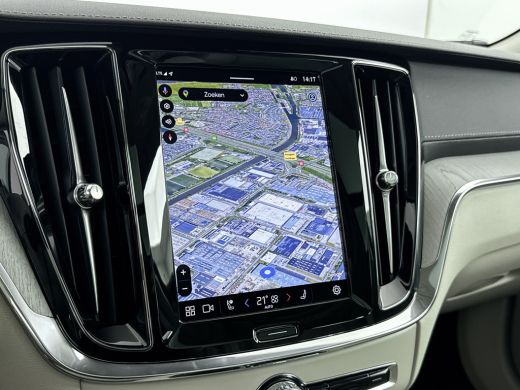 Volvo  V60 T6 Recharge Ultimate Bright 18" | Panoramadak | Blond Leder | Head-up | Elektr. verst. stoelen | ... ActivLease financial lease