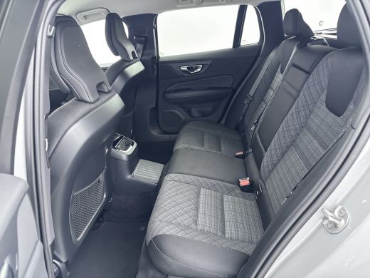 Volvo  V60 T6 Recharge Essential | 18" | Trekhaak | Stoel/stuurverwarming | Getint glas | Parkeerverwarming ... ActivLease financial lease