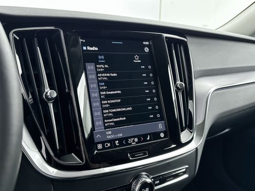 Volvo  V60 T6 Recharge Essential | 18" | Trekhaak | Stoel/stuurverwarming | Getint glas | Parkeerverwarming ... ActivLease financial lease