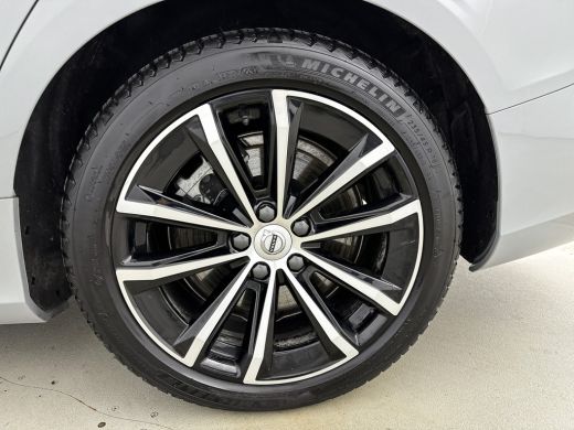 Volvo  V60 T6 Recharge Essential | 18" | Trekhaak | Stoel/stuurverwarming | Getint glas | Parkeerverwarming ... ActivLease financial lease