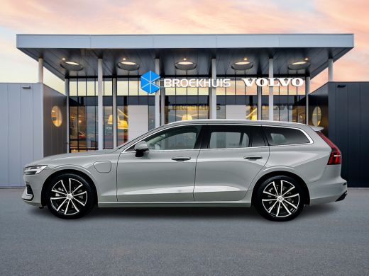 Volvo  V60 T6 Recharge Essential | 18" | Trekhaak | Stoel/stuurverwarming | Getint glas | Parkeerverwarming ... ActivLease financial lease