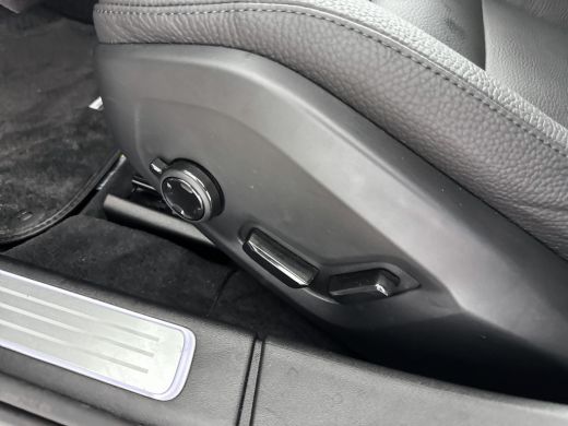 Volvo  V90 T8 Recharge Ultra Dark 19" | 360 Camera | Trekhaak | Panoramadak | Head-up | Harman Kardon | Elek... ActivLease financial lease