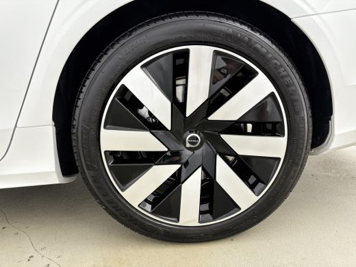 Volvo  V90 T8 Recharge Ultra Dark 19" | 360 Camera | Trekhaak | Panoramadak | Head-up | Harman Kardon | Elek... ActivLease financial lease