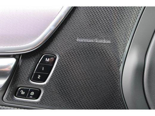 Volvo  V90 T8 Recharge Ultra Dark 20" | Luchtvering | Sportstoelen | Trekhaak | 360 Camera | Getint glas | P... ActivLease financial lease