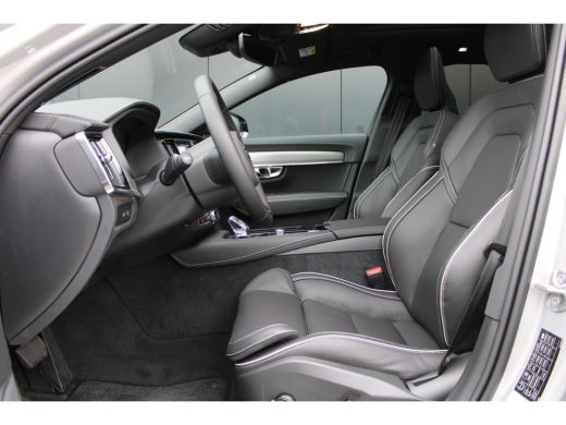 Volvo  V90 T8 Recharge Ultra Dark 20" | Luchtvering | Sportstoelen | Trekhaak | 360 Camera | Getint glas | P... ActivLease financial lease