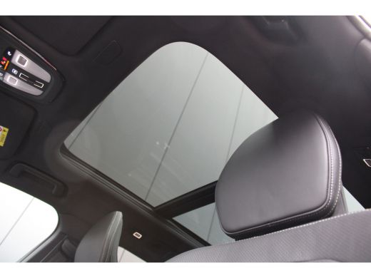 Volvo  V90 T8 Recharge Ultra Dark 20" | Luchtvering | Sportstoelen | Trekhaak | 360 Camera | Getint glas | P... ActivLease financial lease