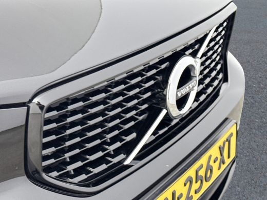 Volvo  XC40 T4 Recharge R-Design Leder/Nubuck | Adaptieve cruise | BLIS | Parkeercamera | Stoel/stuurverwarming ActivLease financial lease