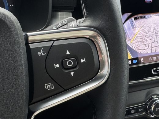 Volvo  XC40 2.0 B4 Plus Dark | Harman/Kardon | Pilot Assist | Trekhaak | Camera | ActivLease financial lease