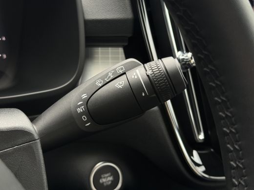 Volvo  XC40 2.0 B4 Plus Dark | Harman/Kardon | Pilot Assist | Trekhaak | Camera | ActivLease financial lease