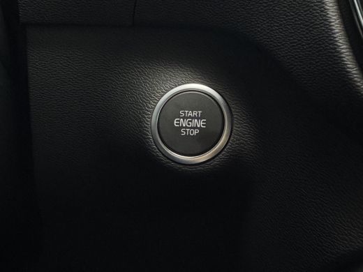 Volvo  XC40 2.0 B4 Plus Dark | Harman/Kardon | Pilot Assist | Trekhaak | Camera | ActivLease financial lease