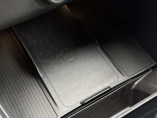 Volvo  XC40 2.0 B4 Plus Dark | Harman/Kardon | Pilot Assist | Trekhaak | Camera | ActivLease financial lease