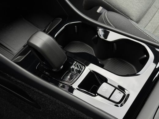 Volvo  XC40 2.0 B4 Plus Dark | Harman/Kardon | Pilot Assist | Trekhaak | Camera | ActivLease financial lease