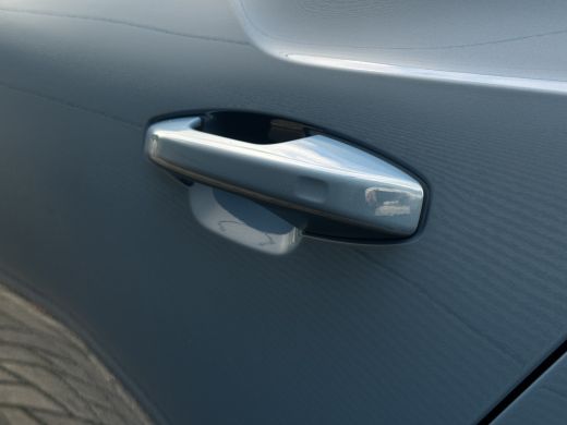 Volvo  XC40 2.0 B4 Plus Dark | Harman/Kardon | Pilot Assist | Trekhaak | Camera | ActivLease financial lease