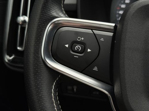 Volvo  XC40 1.5 T3 R-Design | Pilot Assist | Camera | BLIS | Keyless | ActivLease financial lease