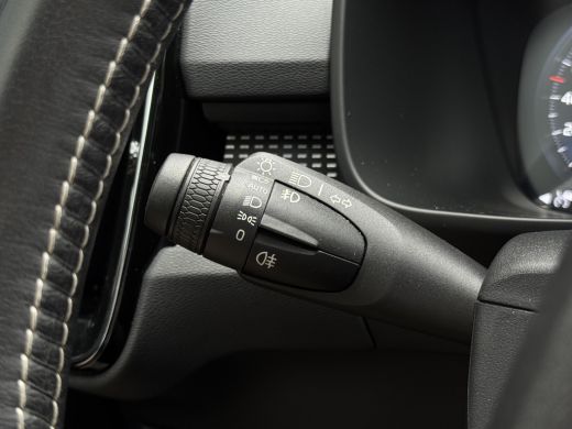 Volvo  XC40 1.5 T3 R-Design | Pilot Assist | Camera | BLIS | Keyless | ActivLease financial lease