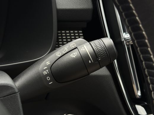 Volvo  XC40 1.5 T3 R-Design | Pilot Assist | Camera | BLIS | Keyless | ActivLease financial lease