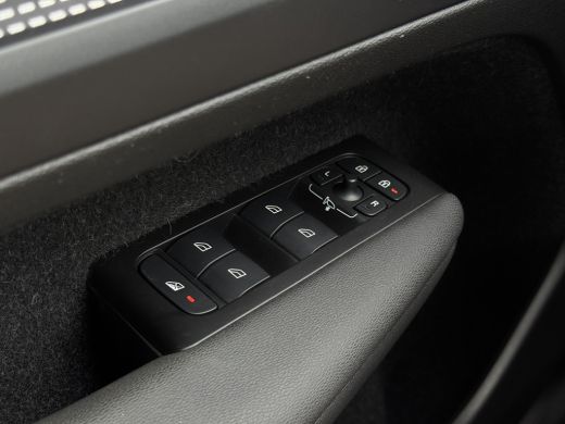 Volvo  XC40 1.5 T3 R-Design | Pilot Assist | Camera | BLIS | Keyless | ActivLease financial lease