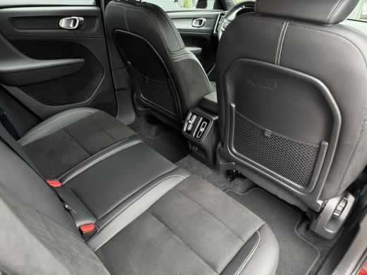 Volvo  XC40 1.5 T3 R-Design | Pilot Assist | Camera | BLIS | Keyless | ActivLease financial lease