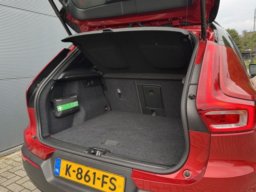 Volvo  XC40 1.5 T3 R-Design | Pilot Assist | Camera | BLIS | Keyless | ActivLease financial lease