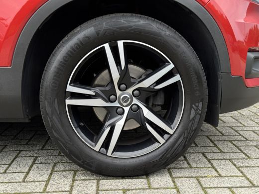 Volvo  XC40 1.5 T3 R-Design | Pilot Assist | Camera | BLIS | Keyless | ActivLease financial lease