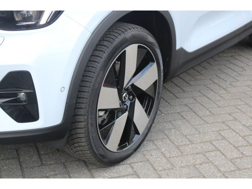 Volvo  XC40 Single Motor Extended Range Ultra 20" | Pixel LED | Microtech / Nubuck bekleding | Getint glas | ... ActivLease financial lease