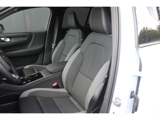 Volvo  XC40 Single Motor Extended Range Ultra 20" | Pixel LED | Microtech / Nubuck bekleding | Getint glas | ... ActivLease financial lease