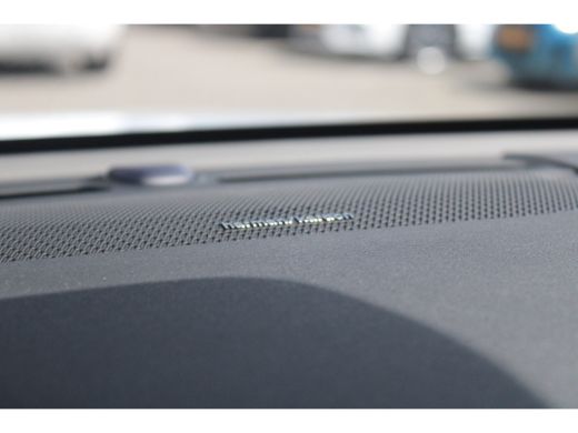 Volvo  XC40 Single Motor Extended Range Ultra 20" | Pixel LED | Microtech / Nubuck bekleding | Getint glas | ... ActivLease financial lease