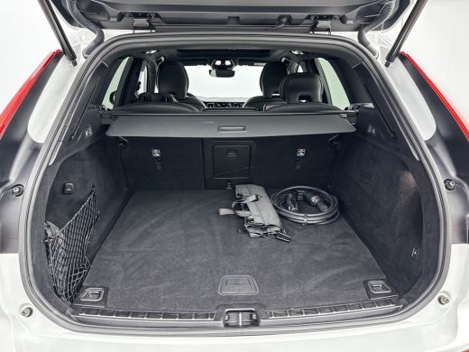 Volvo  XC60 T6 Recharge R-Design Google | 20" | Sportstoelen | 360 Camera | Panoramadak | Trekhaak | Elektr. ... ActivLease financial lease