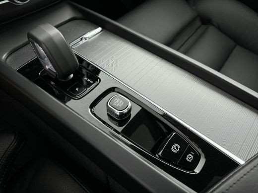 Volvo  XC60 T6 Recharge Ultimate Bright | 21" | Luchtvering | Panoramadak | Head-up | Harman Kardon | Elektr... ActivLease financial lease