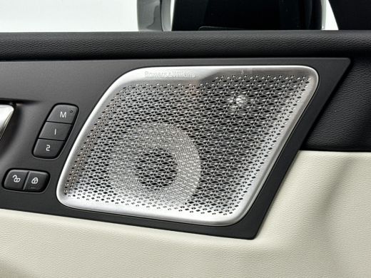 Volvo  XC60 T8 Recharge Ultra Dark Facelift | Full options | Heico selected level | Heico diffuser en spacers ActivLease financial lease