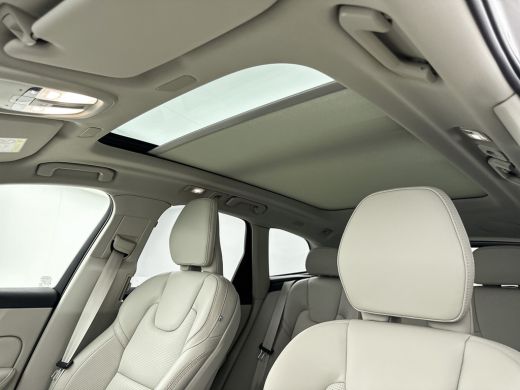 Volvo  XC60 T8 Recharge Ultra Dark Facelift | Full options | Heico selected level | Heico diffuser en spacers ActivLease financial lease