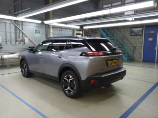 Peugeot 2008 1.2 PureTech 100 Allure | Achterbank in delen neerklapbaar | Airco (automatisch) | Apple Carplay/...