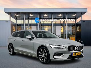 Volvo  V60 T6 Recharge Essential | 18" | Trekhaak | Stoel/stuurverwarming | Getint glas | Parkeerverwarming ...