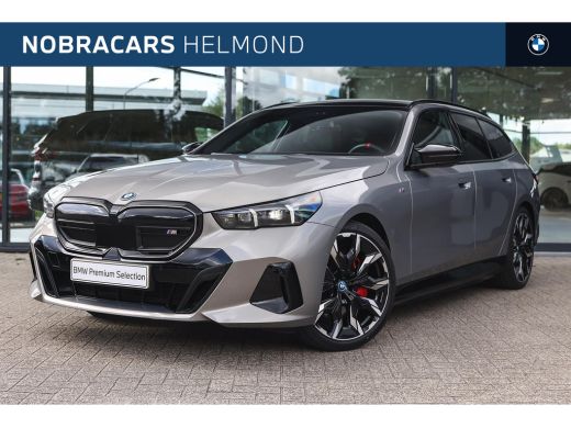 BMW i5 M60 xDrive M Sport / Panoramadak / Trekhaak / Stoelventilatie / Parking Assistant Professional / ...