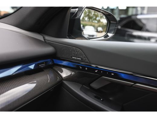 BMW i5 M60 xDrive M Sport / Panoramadak / Trekhaak / Stoelventilatie / Parking Assistant Professional / ... ActivLease financial lease