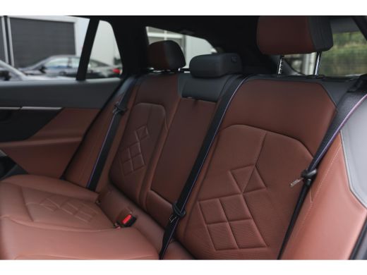 BMW i5 M60 xDrive M Sport / Panoramadak / Trekhaak / Stoelventilatie / Parking Assistant Professional / ... ActivLease financial lease