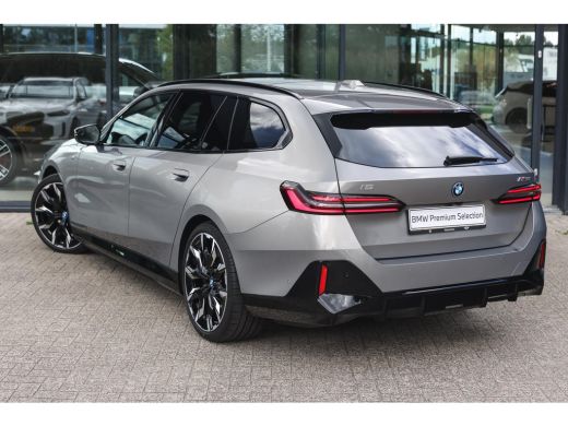 BMW i5 M60 xDrive M Sport / Panoramadak / Trekhaak / Stoelventilatie / Parking Assistant Professional / ... ActivLease financial lease