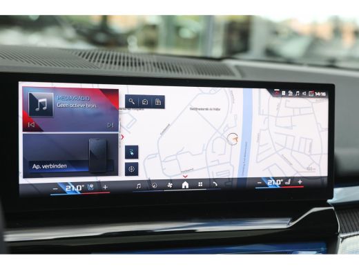 BMW i5 M60 xDrive M Sport / Panoramadak / Trekhaak / Stoelventilatie / Parking Assistant Professional / ... ActivLease financial lease