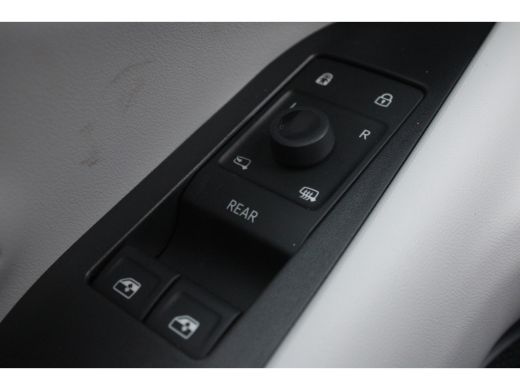 Ford Explorer Extended Range RWD 79 kWh | Incl. Trekhaak | Parkeercamera | Adaptieve cruise | Full LED | Elec. ... ActivLease financial lease