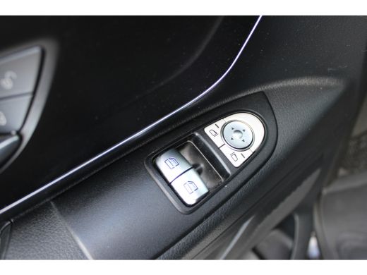 Mercedes-Benz Vito 111 CDI Lang | Trekhaak | Achteruirijcamera | Sidebars | Navi | Cruise Control ActivLease financial lease