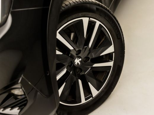 Peugeot 2008 1.2 PureTech GT-Line Sport 155Pk Automaat (PANORAMADAK, VIRTUAL COCKPIT, FOCAL AUDIO, APPLE CARPL... ActivLease financial lease