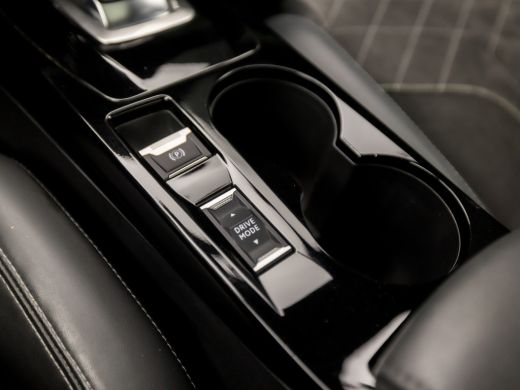 Peugeot 2008 1.2 PureTech GT-Line Sport 155Pk Automaat (PANORAMADAK, VIRTUAL COCKPIT, FOCAL AUDIO, APPLE CARPL... ActivLease financial lease