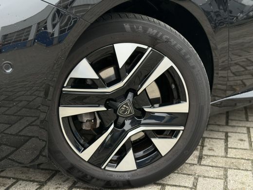 Peugeot 208 Allure 100PK Airco automatisch | Achterspoiler | Achteruitrijcamera | Audio installatie ActivLease financial lease