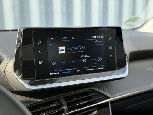 Peugeot 208 Allure | Airco (automatisch) | Apple Carplay/Android Auto|telefoonintegratie premium | Bluetooth ... ActivLease financial lease