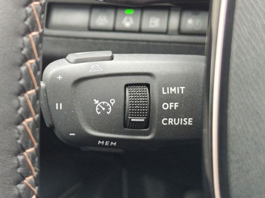 Peugeot 3008 1.6 HYbrid4 300 GT | Achterbank in delen neerklapbaar | Achteruitrijcamera | Apple Carplay/Androi... ActivLease financial lease